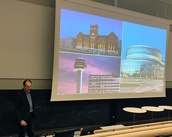 Larissa Strömberg (left) and Fredrik Gränne (right) presenting their careers at the industry night.